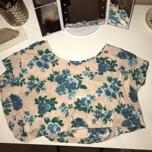 Super cute urban outfitters crop top!